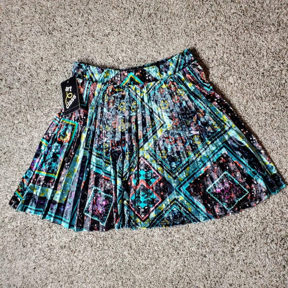 NWT Art Class Girls' Blue Tapestry Multi-Color Floral Pleated Velvet Skirt - Picture 11 of 14